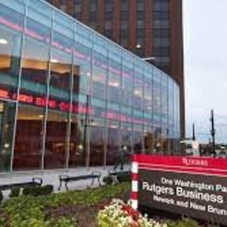 Beautiful 2Br Apt/Ewr Airport/King /Free Parking Newark Buitenkant foto