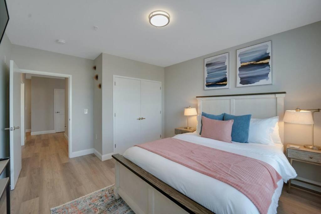 Beautiful 2Br Apt/Ewr Airport/King /Free Parking Newark Buitenkant foto